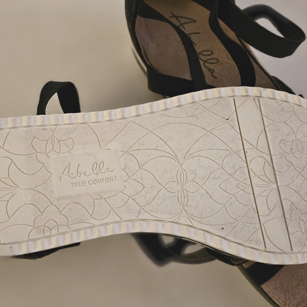 Abella Sandals